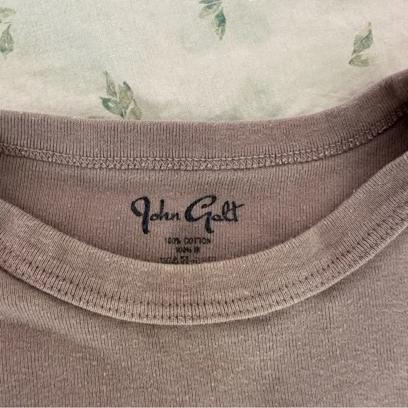 Brandy Melville Tshirt - Picture 4 of 6